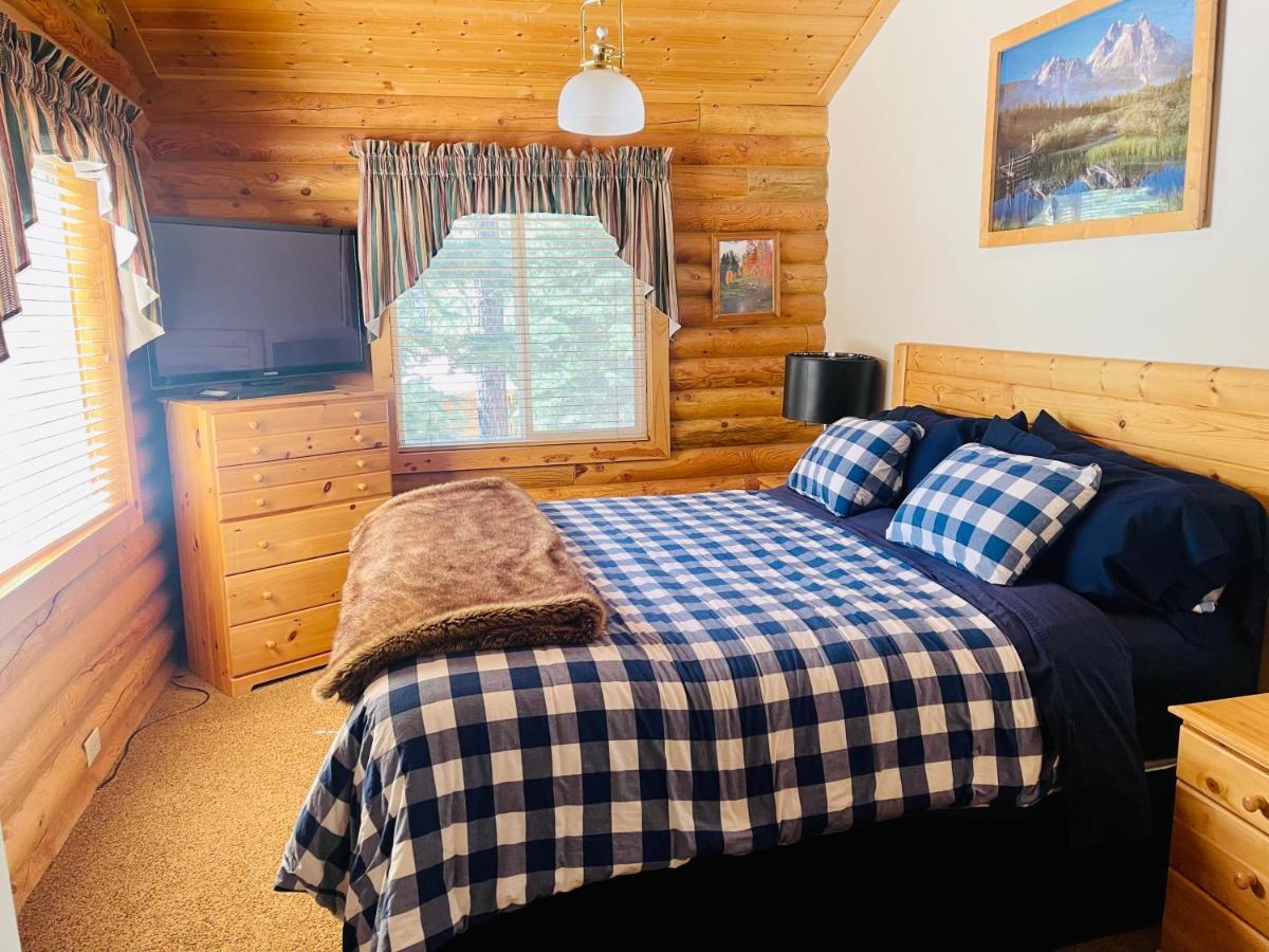 Adventure Awaits 3King Bed,2Bath Log Cabin In Heart Of Duck Creek Village! Esterno foto