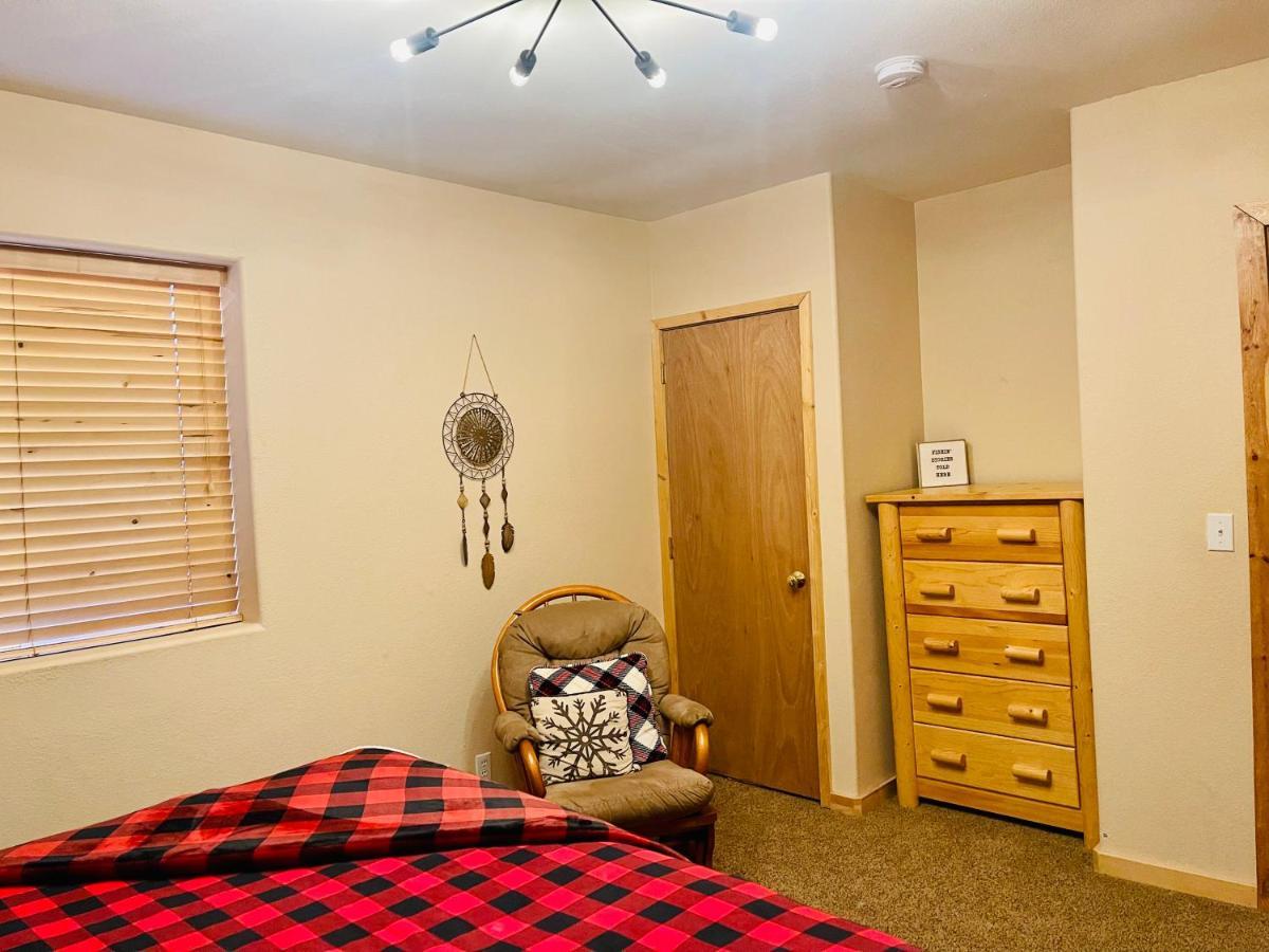 Adventure Awaits 3King Bed,2Bath Log Cabin In Heart Of Duck Creek Village! Esterno foto