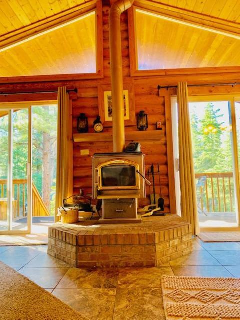 Adventure Awaits 3King Bed,2Bath Log Cabin In Heart Of Duck Creek Village! Esterno foto