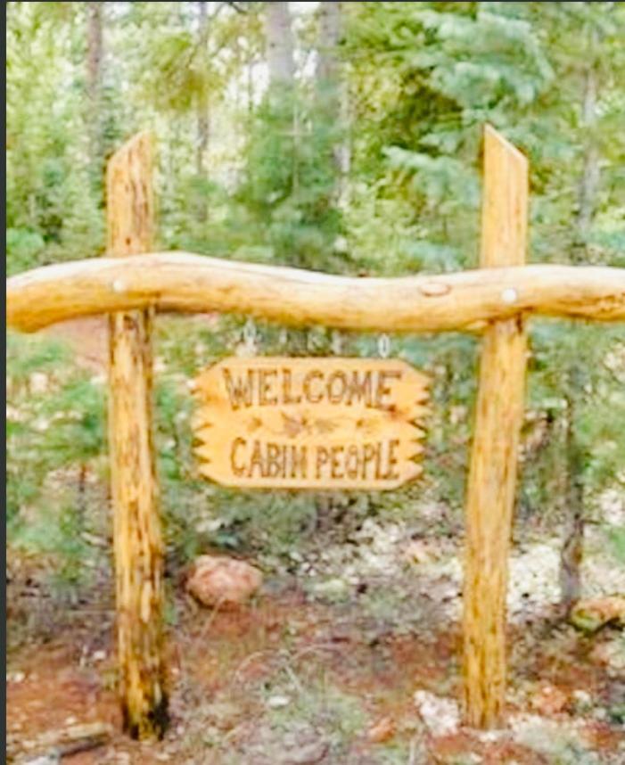 Adventure Awaits 3King Bed,2Bath Log Cabin In Heart Of Duck Creek Village! Esterno foto